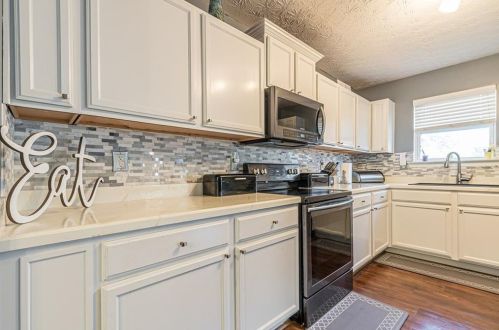 2948 Meadow Point Dr, Lithonia GA 30039-7767 exterior