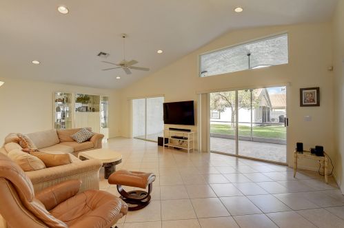 5815 Royal Club Dr, Boynton Beach, FL 33437-4277