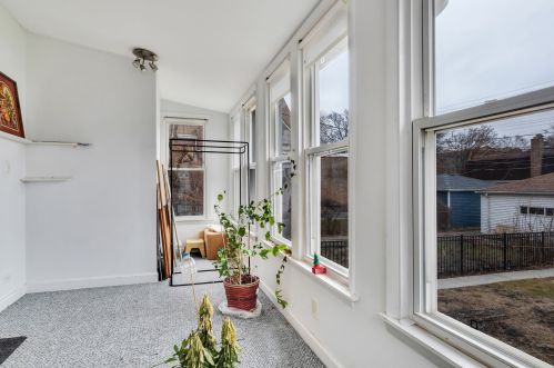 2311 Lunt Ave, Chicago IL  60645-4712 exterior