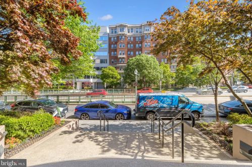 1312 Massachusetts Ave, Washington DC  20003-1539 exterior