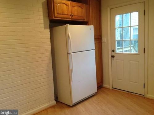 911 Robin Rd, Silver Spring MD  20901-1872 exterior