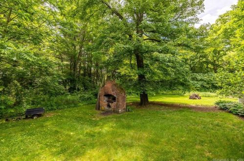 14 Loren Cir, Windsor CT 06095-1011 exterior