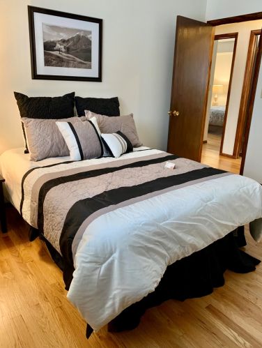 6420 49, Milwaukee WI 53208-1105 exterior