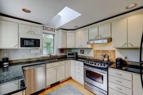 243 Transit St, Providence RI 02906-1023 exterior