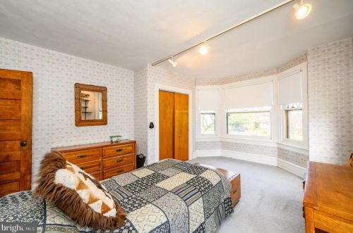 220 Maple Ave, Camden NJ 08106-2315 exterior