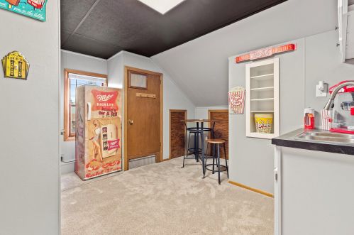 1015 76, Milwaukee WI 53214-3031 exterior