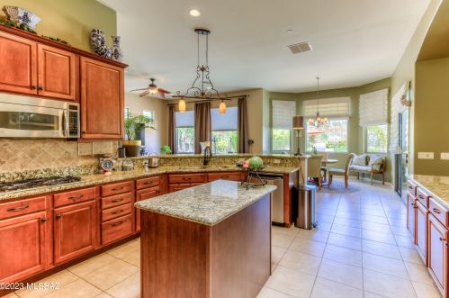 12742 Yellow Bird Rd, Tucson AZ 85755-7416 exterior