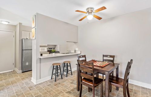 3985 84th St, Milwaukee, WI 53228-2339