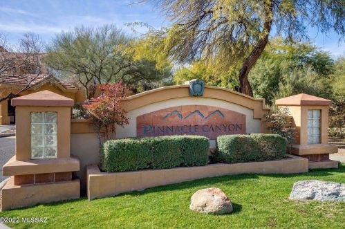 7050 Sunrise Dr, Tucson AZ  16105-1317 exterior