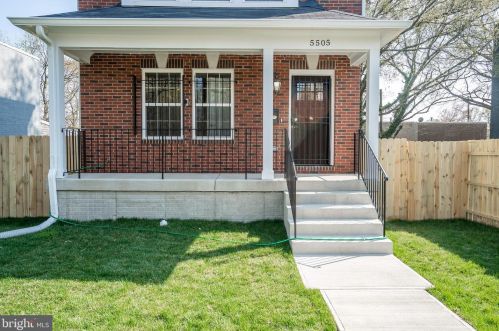 5505 Foote St, Washington, DC 20019-6724