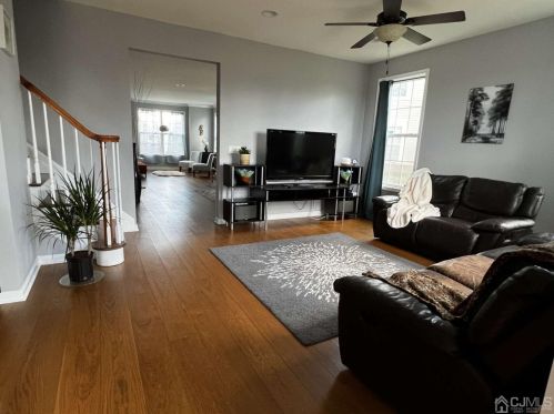 9 Edward Stec Blvd, Edison NJ 08837-7005 exterior