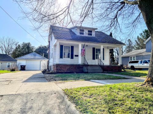 421 Clark St, Big Rapids MI 49307-1944 exterior