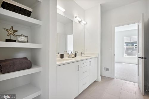 5120 25th Pl, Arlington VA  22207-2603 exterior