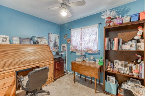 8 Linda Ln, Babylon NY exterior