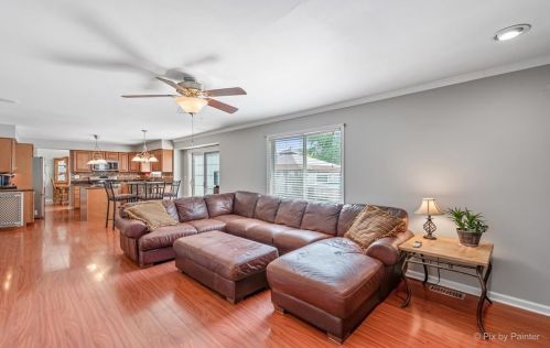 935 Stone Crk Cir, Bull Valley IL 60014-1938 exterior