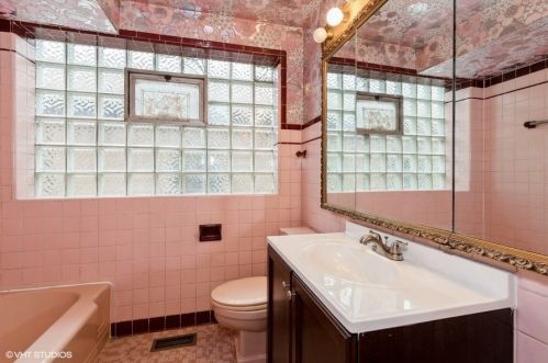 3322 Catalpa Ave, Chicago IL 60625-2275 exterior