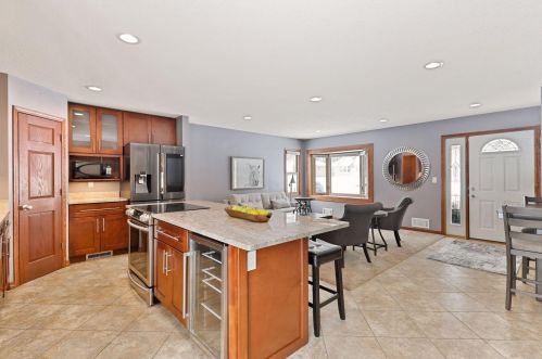 70 Farrell St, Saint Paul MN 55119-5203 exterior