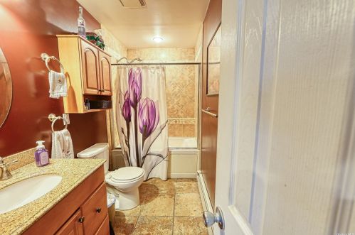 1596 Roosevelt Ave, Bohemia NY 11716-1407 exterior