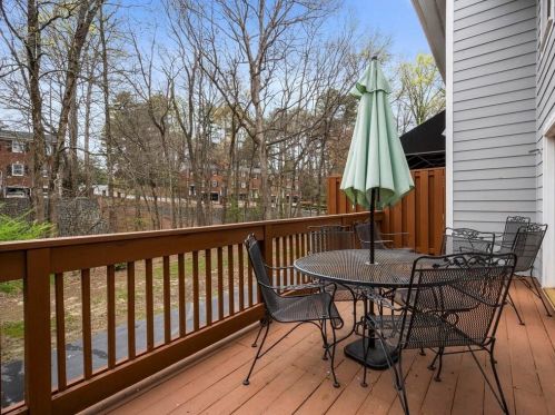 504 Dunwoody Chace, Atlanta GA 30328-6009 exterior