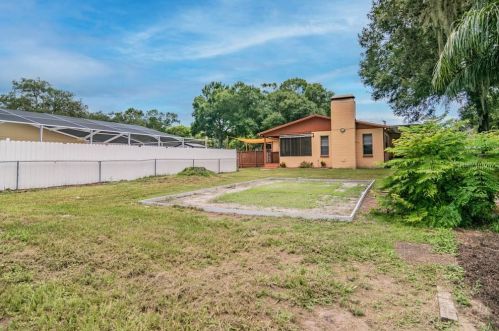 503 131st Ave, Tampa FL  33612-3451 exterior