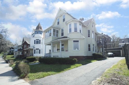 49 Palmer Ave, Springfield MA 01108-1009 exterior