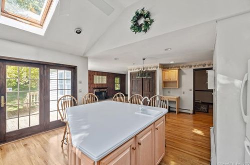 59 Sarah Bishop Rd, Ridgefield CT 06877-1215 exterior