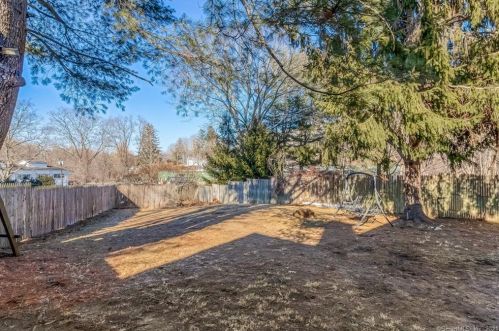 53 Main St, Deep River CT 06417-1804 exterior