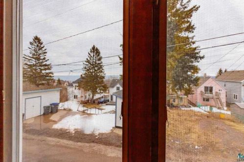 118 10 St, Duluth MN 55806-1227 exterior