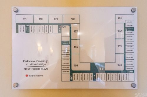 306 Regency Pl, Woodbridge NJ 07095-1036 exterior