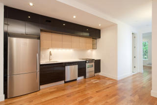 943 Saint Marks Ave, Brooklyn, NY 11213-2071