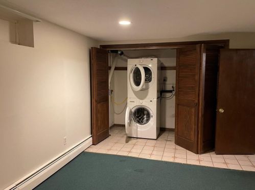 27 Kiley St, Providence RI 02911-2748 exterior