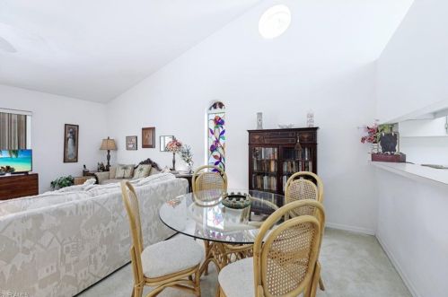 812 102 Ave, Naples FL 34108-3216 exterior