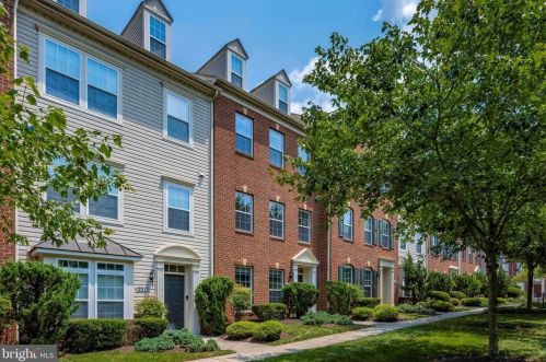 9511 Blast Ave, Ellicott, MD 21042-6286