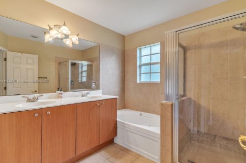 20 Largo Way, Boynton Beach FL 33426-6594 exterior