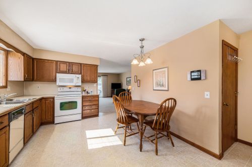 5108 Grn Mdw Rd, Kalamazoo MI 49009-1256 exterior