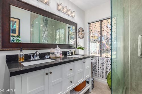 1118 Colter St, Phoenix AZ 85018-1640 exterior