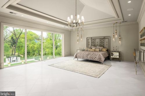 6431 Georgetown Pike, Mc Lean VA 22101-2212 exterior