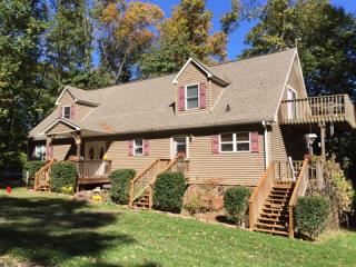 9550 Overview Dr, Bullock, NC 27507-9396