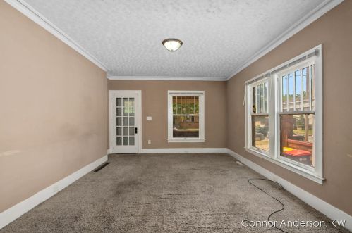 1247 Sherman St, Grand Rapids MI 49506-2614 exterior