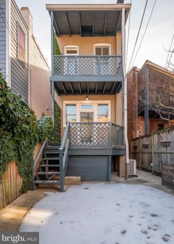 1302 Massachusetts Ave, Washington DC 20019-2941 exterior