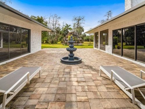 2550 16 Ave, Naples FL 34120-5492 exterior