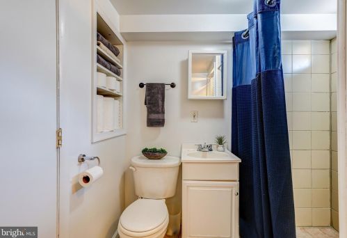 4218 Round Hill Rd, Silver Spring MD  20906-4869 exterior