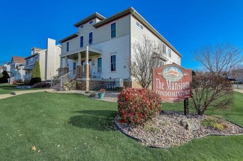 3955 Maple Grove Dr, Madison WI  53719-1842 exterior