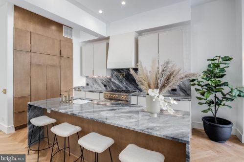 2013 Q St, Washington DC 20002-2373 exterior