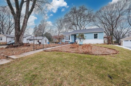 1763 Barclay St, Saint Paul MN 55109-4401 exterior