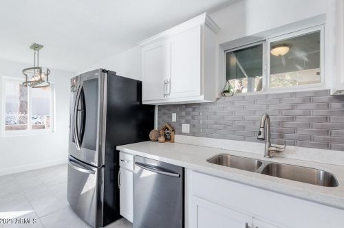 395 21st Ave, Phoenix AZ 85027-3422 exterior