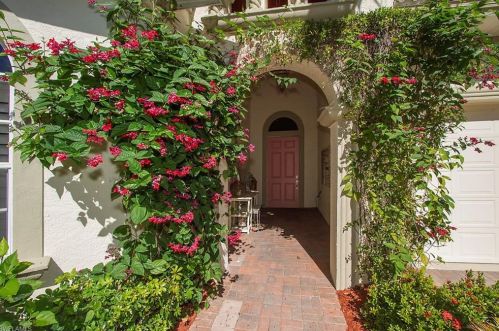 4821 Keswick Way, Naples, FL 34105-6626