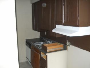 908 Harrison St, Springfield MO  65806-2823 exterior