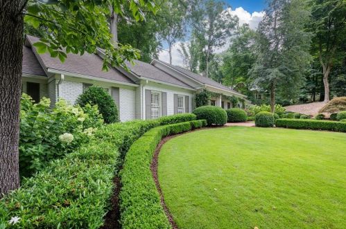 3673 Castlegate Dr, Atlanta, GA 30327-2603