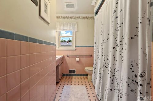 829 Evergreen Ct, New Brunswick NJ 08902-2314 exterior